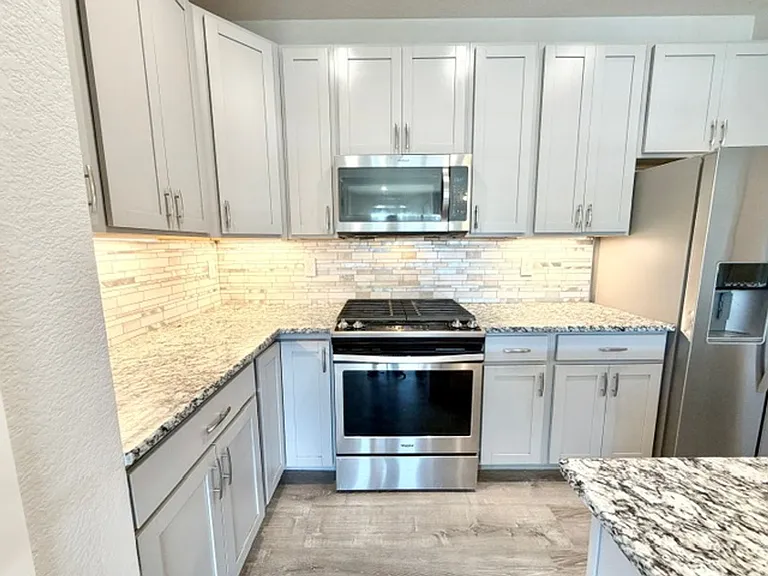 16012 W 9th Pl — Photo 5