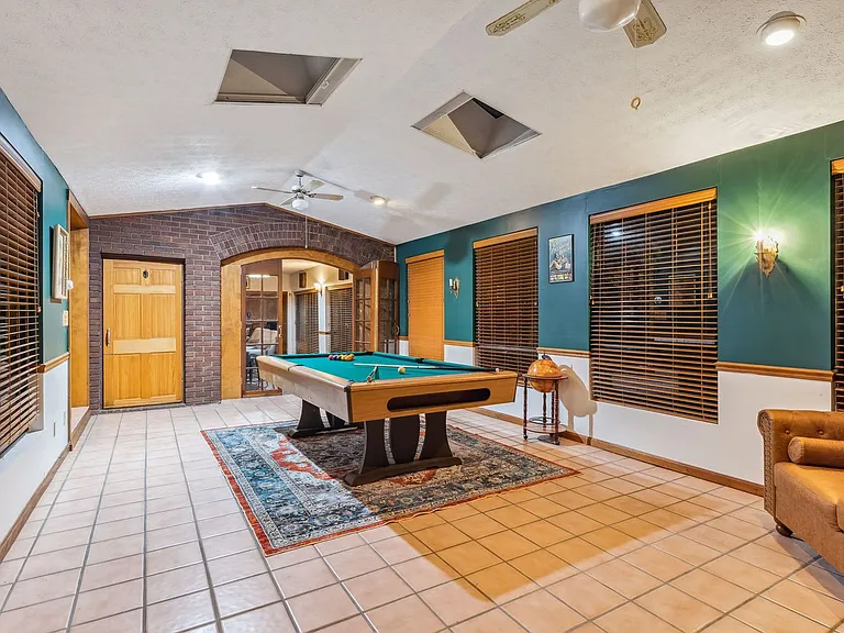 Building's Lounge