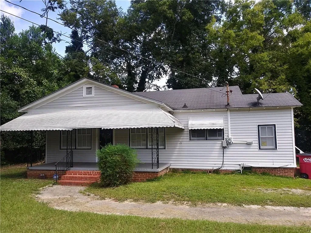 2 bed, 1.0 bath, 916 sqft, $899 — Photo 2