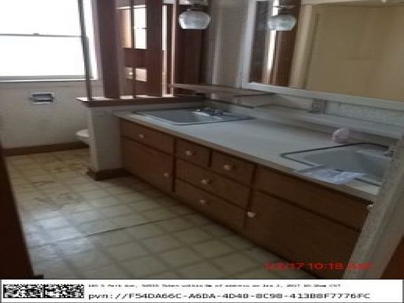 5th image of 146 S Park Ave
