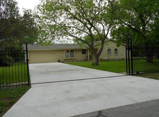 12456 Lake Forest Dr, Azle, TX 76020