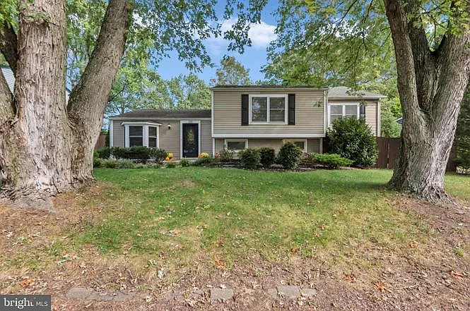 4 bed, 2348 sqft, $3,750 — Photo 1