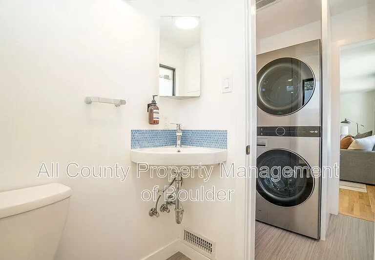 1330 Cedar Ave — Photo 12