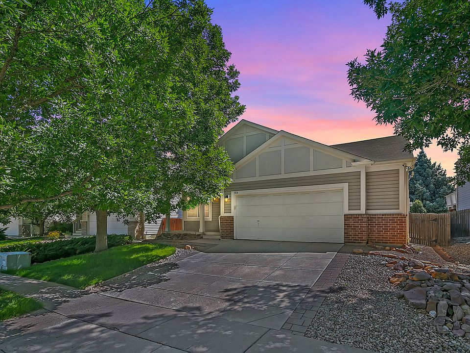 1st image of 1814 Clover Creek Dr