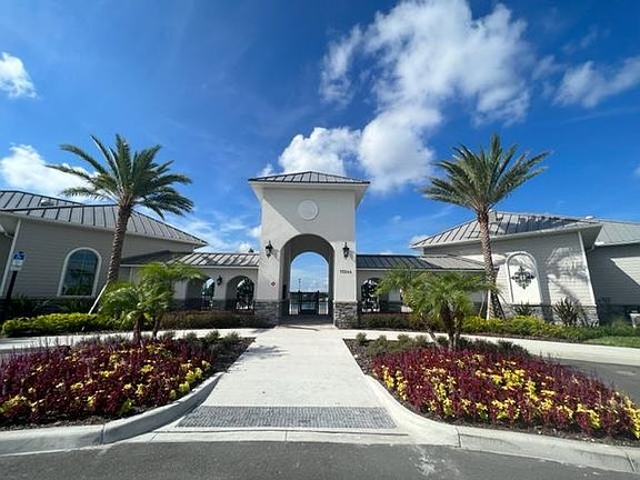 CLUB HOUSE