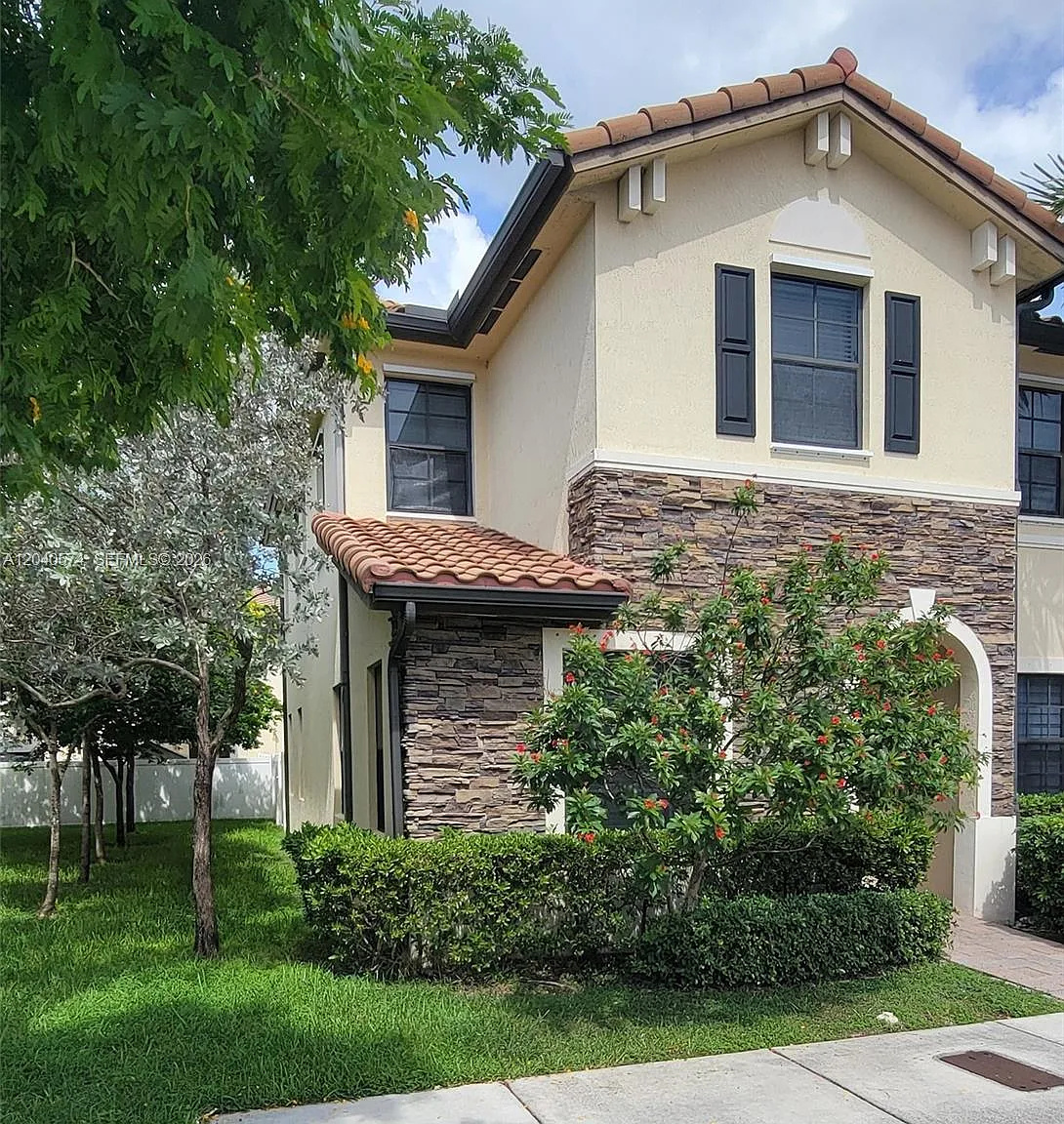 Bellagio Villas — Photo 4