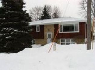 970 Boyer St, Dubuque, IA 52001