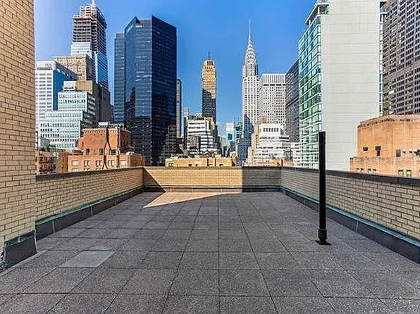 310 Lexington Avenue image 8 of 9