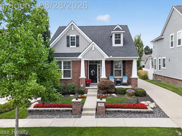 719 Hickory St, Milford, MI 48381