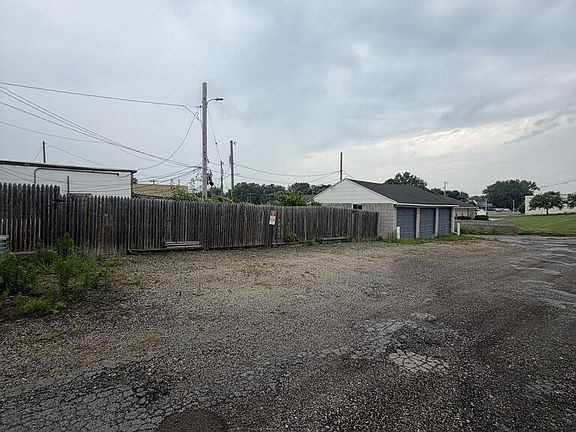 5th image of 59 E Main St
