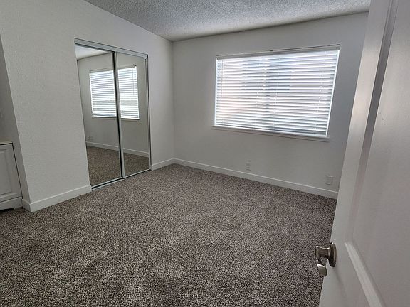 4th image of 224 Boulder Creek Dr #6