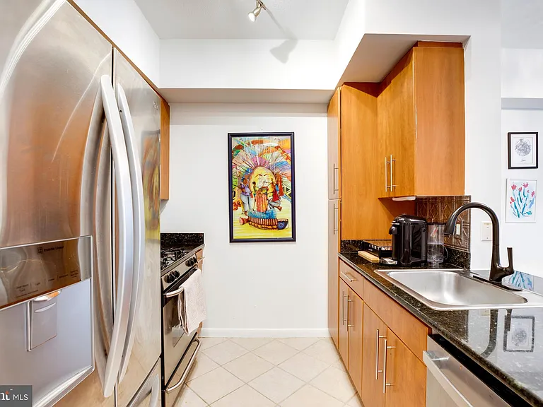 1021 N Garfield St #125 — Photo 6