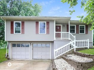 2003 Kary Ln, Excelsior Springs, MO 64024
