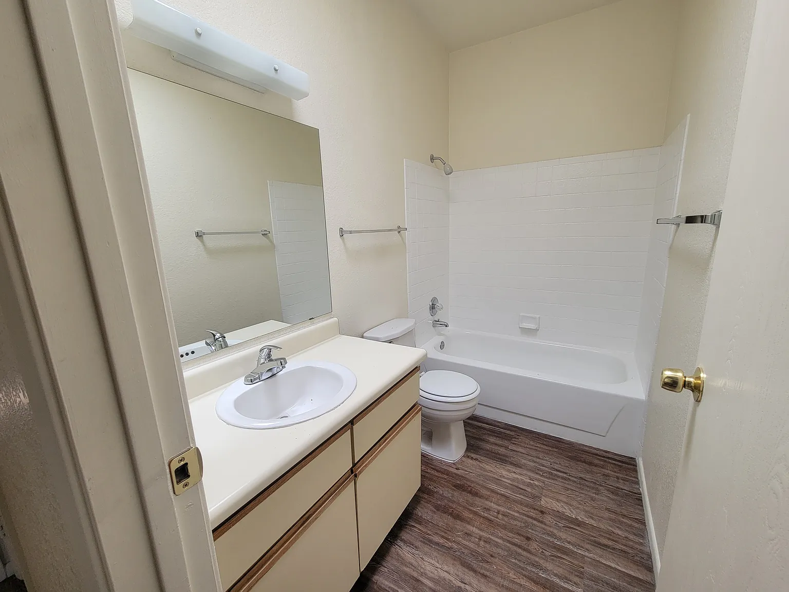 2 bed, 900 sqft, $1,150 — Photo 2