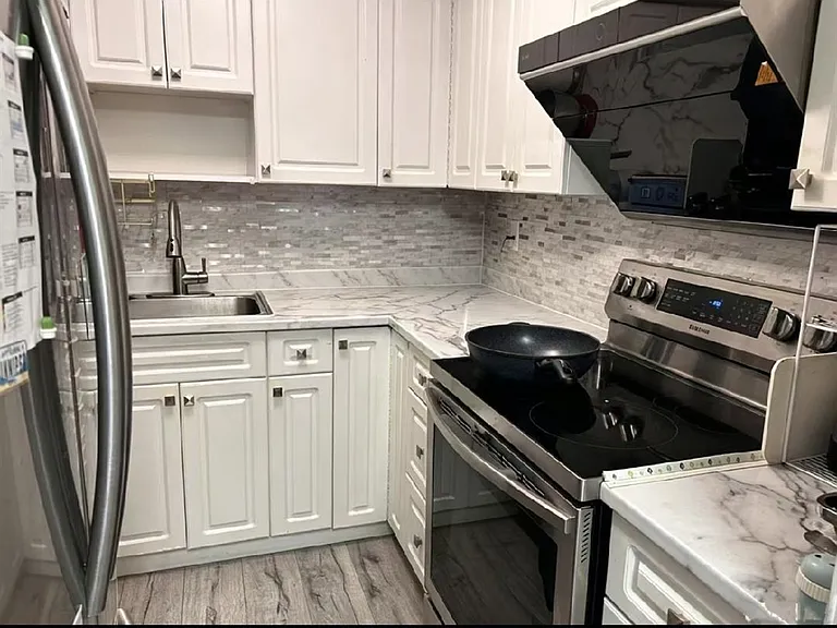 1910 Chesterfield Ave #107 — Photo 5