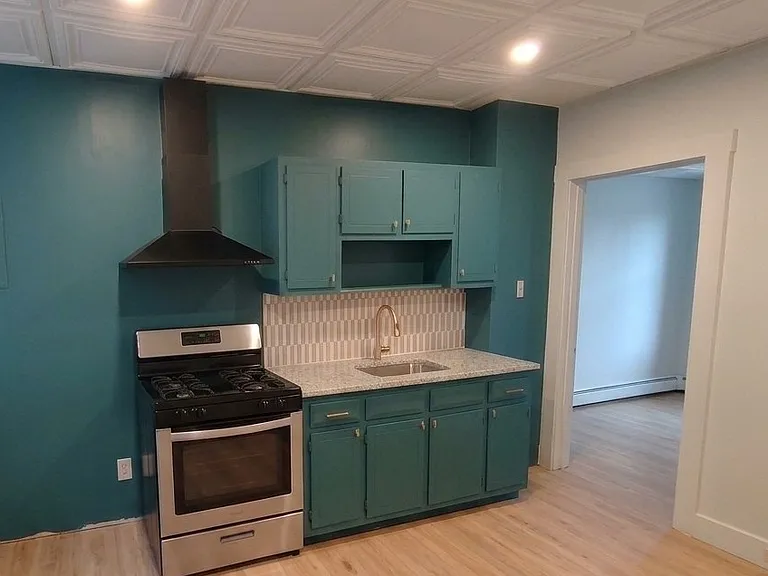 235 Spring St #4 — Photo 2