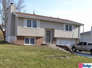 4907 Robin Dr, Omaha, NE 68157