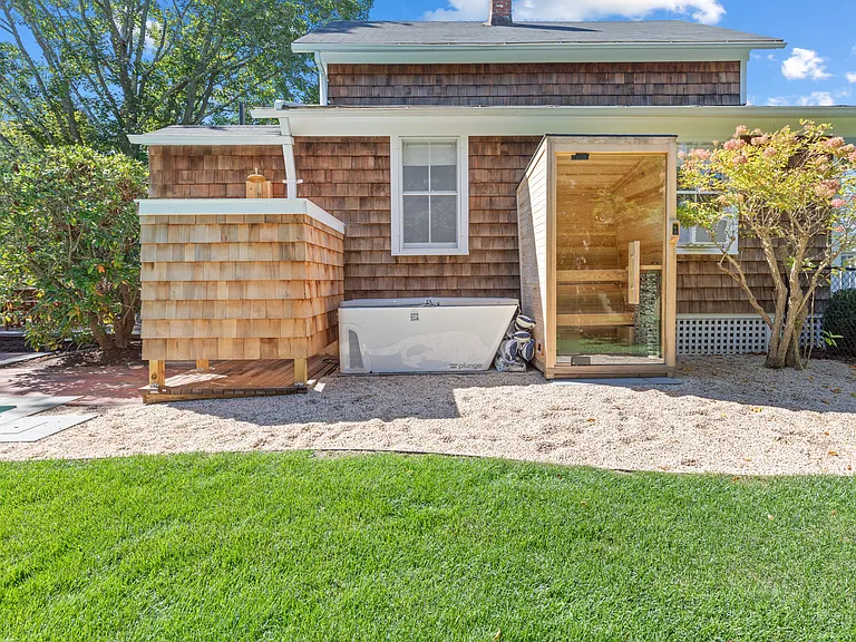 43 Sawasett Ave — Photo 8