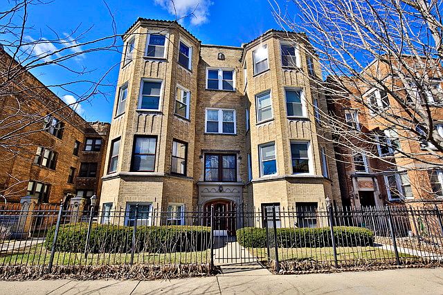 1st image of 6422 N Claremont Ave APT 3S