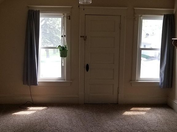 5th image of 302 W Dunton St