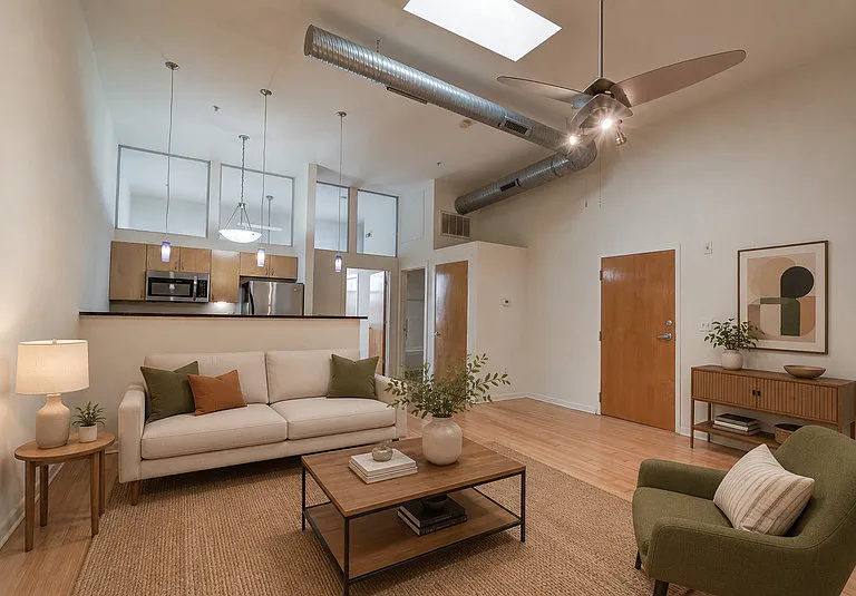 1011 W Marshall St #125 — Photo 3
