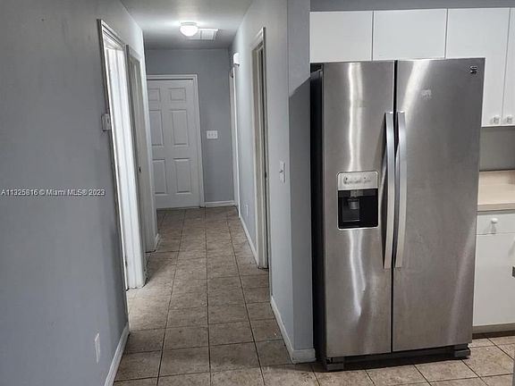 3rd image of 15 SE 23rd Pl #15