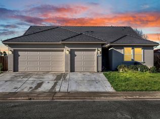 825 Dove Ln, Ione, CA 95640