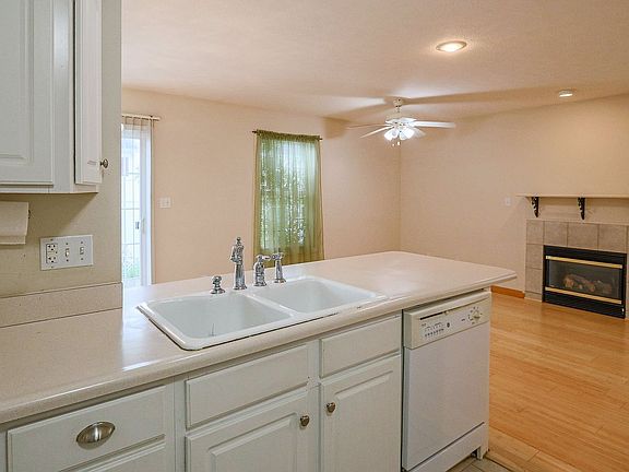 3rd image of 2623 E Oaklawn Ct #0