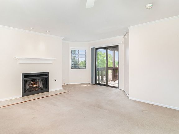 4th image of 2880 Torrey Pine Ln APT 3G