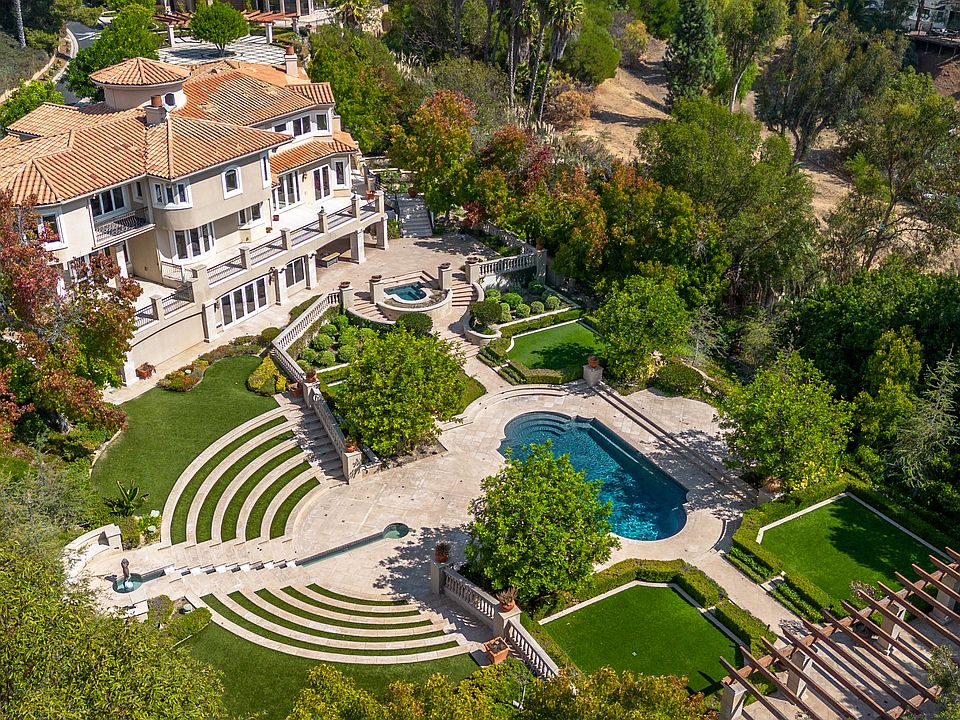 1st image of 10472 Villa Del Cerro