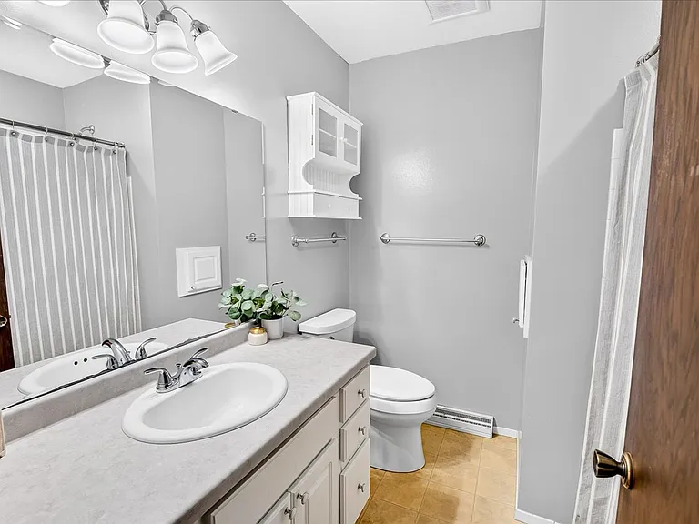 18 Cathy Ct — Photo 32