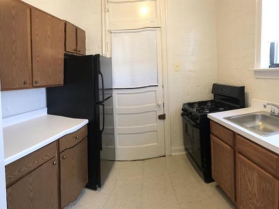 4th image of 10742 S Calumet Ave APT 2E