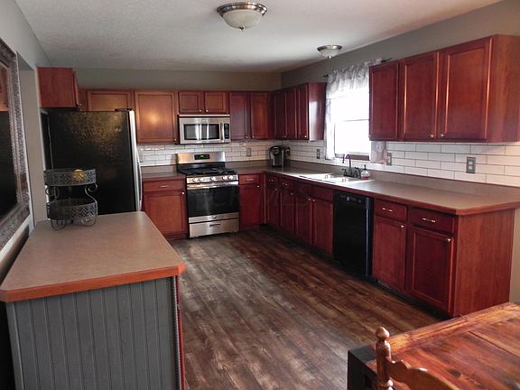 4th image of 22 Orchard Glen Dr