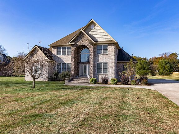 2nd image of 832 Franklin Heights Dr