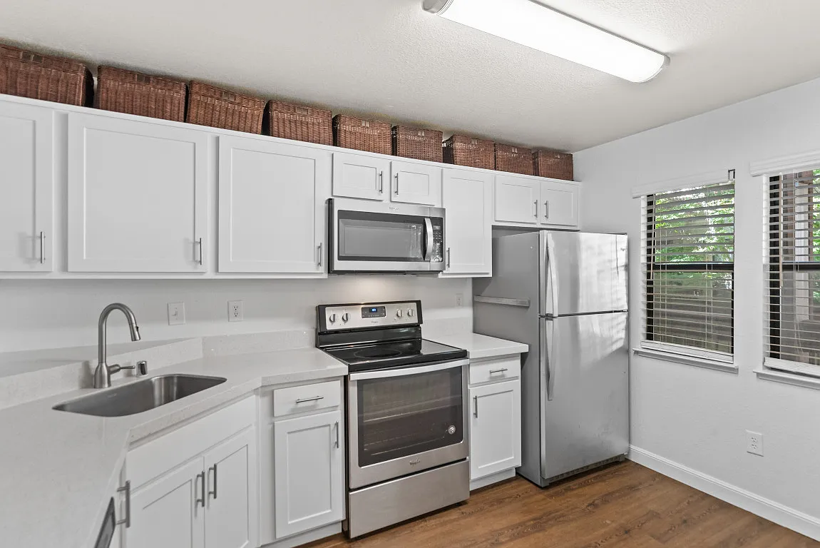 2 bed, 895 sqft, $3,095 — Photo 2