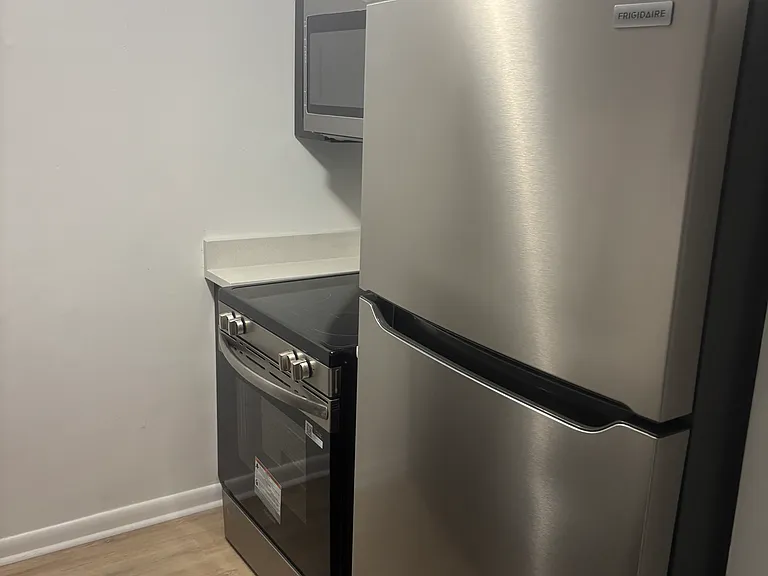 521 NE 45th St #7 — Photo 12