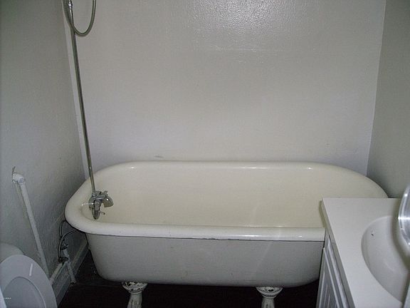 5th image of 514 Brophy Ave #1-2-3
