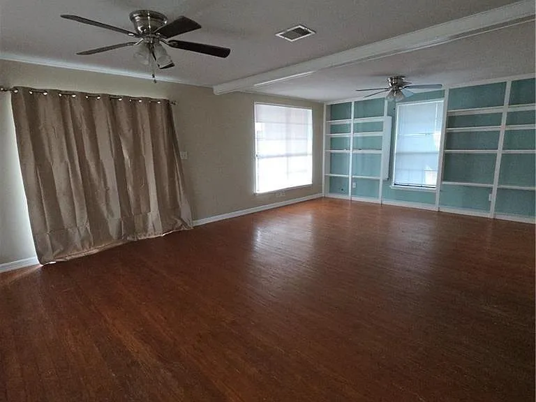 8442 Lago Vista Dr — Photo 15