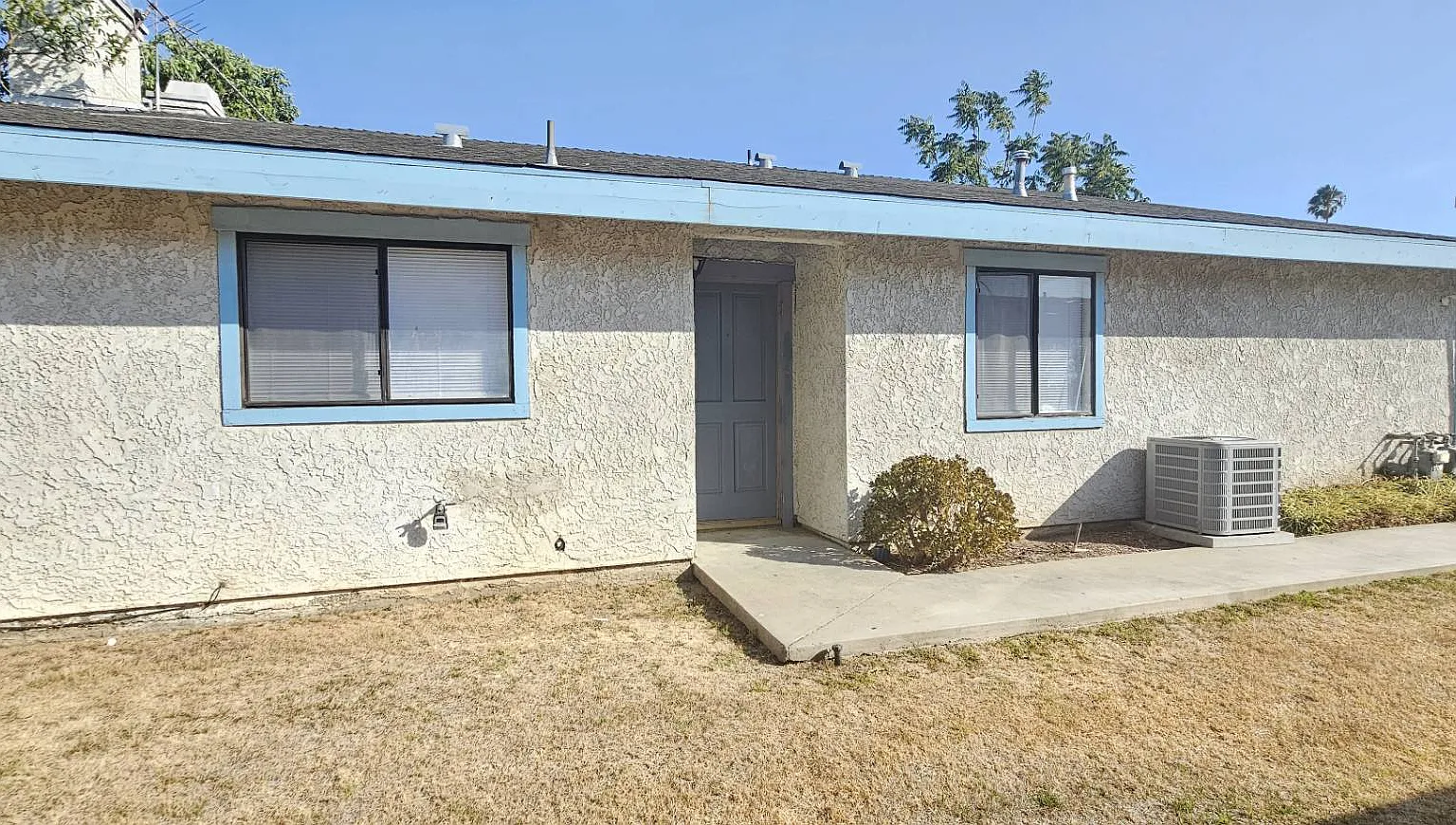 3 bed, 1238 sqft, $2,950 — Photo 1