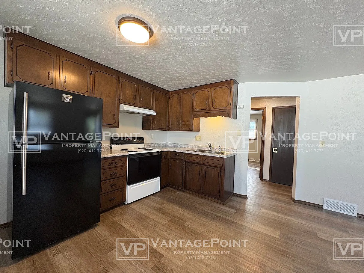 1635 Deckner Avenue - 4 — Photo 2