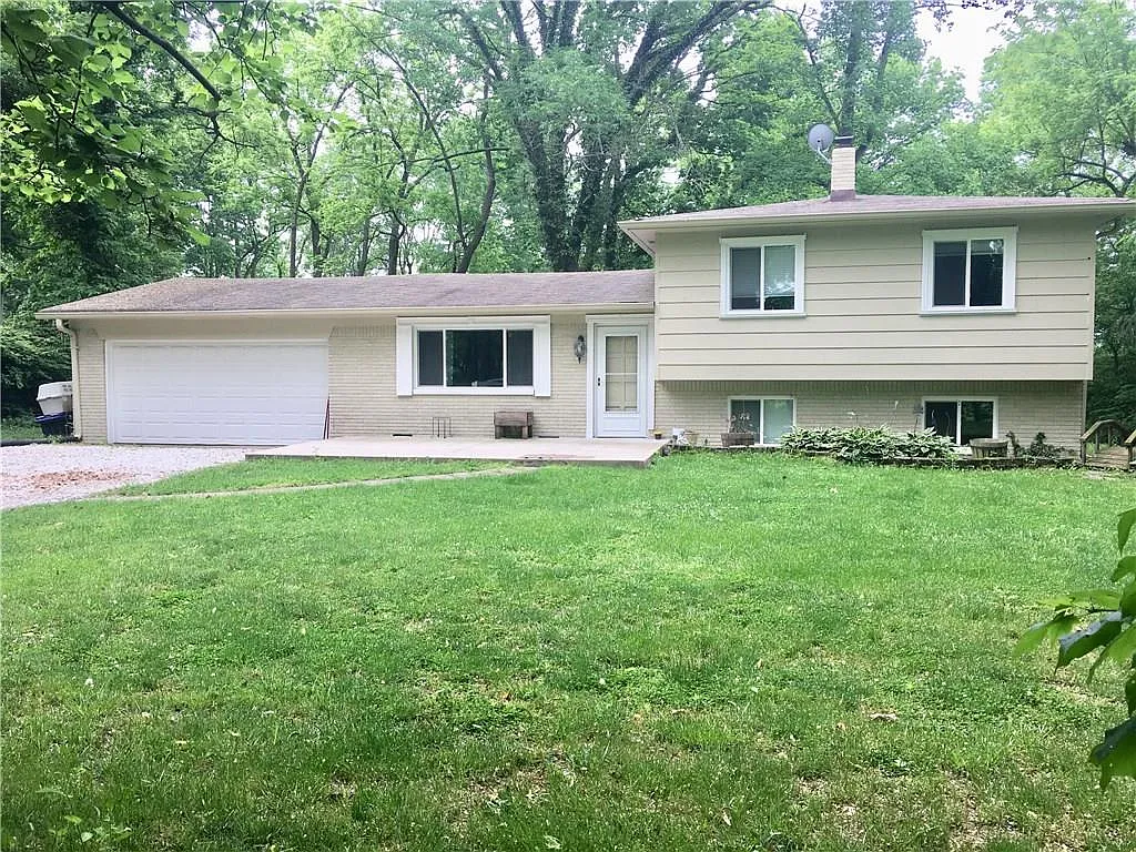 4749 E Shady Ln photo 1