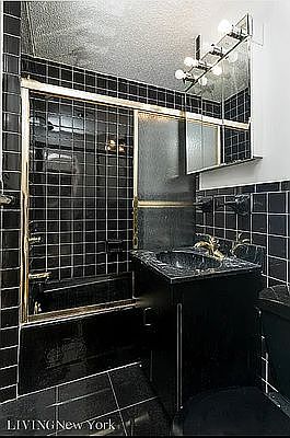 4th image of 225 E 82nd St APT 3D