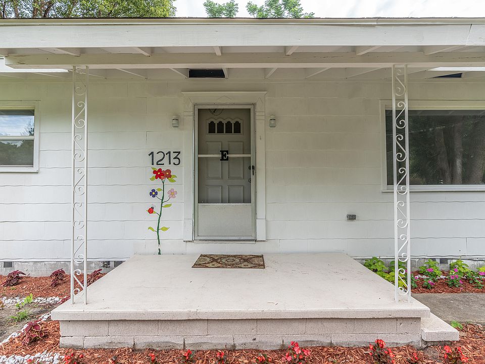 1st image of 1213 NE 32nd Pl