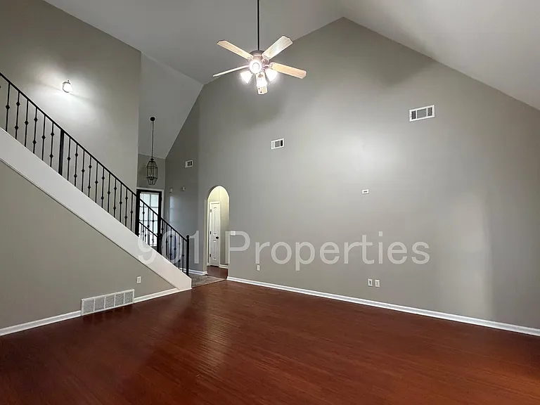 3777 Pavilion Cir — Photo 3