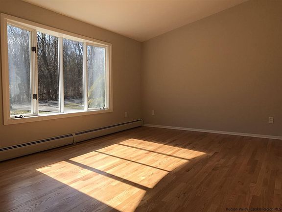4th image of 95 Hudson Ln