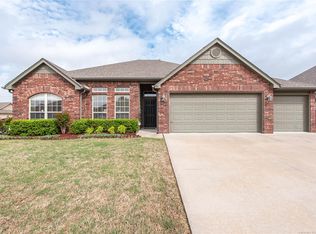 9016 N 157th East Ave, Owasso, OK 74055