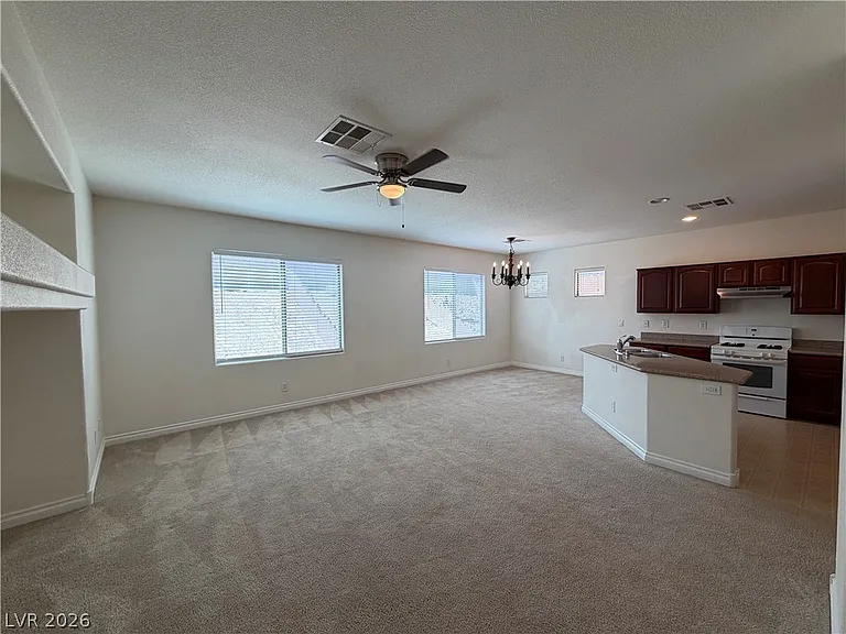 4723 Killington St — Photo 3