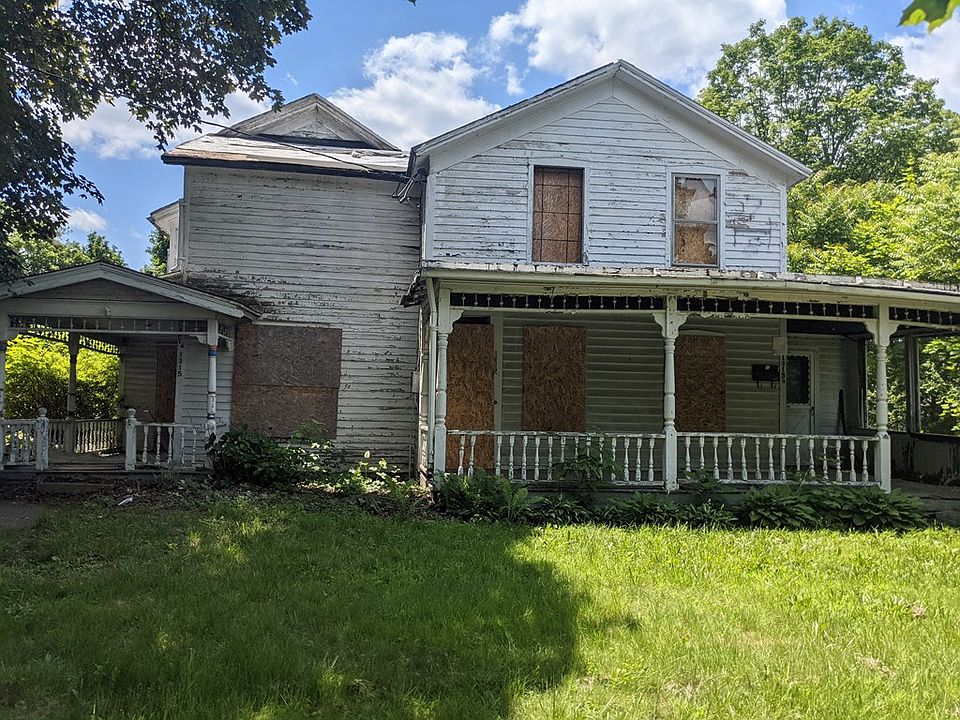 2nd image of 1315 Lake St