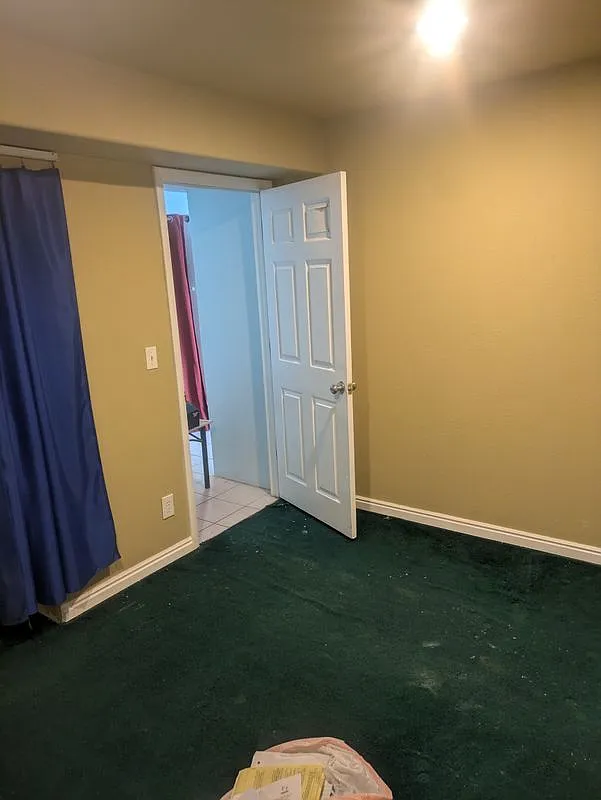 1 bed, 1.0 bath, 100 sqft, $500 — Photo 3