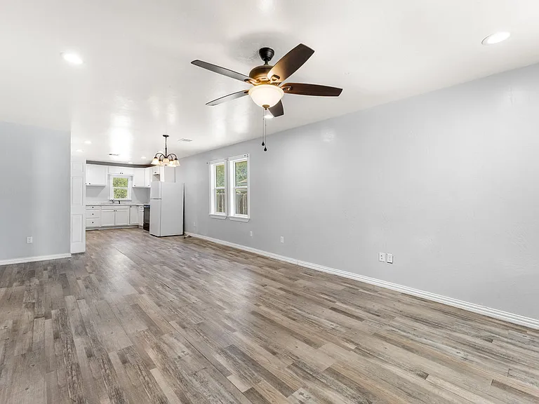 802 S Tennessee St — Photo 3